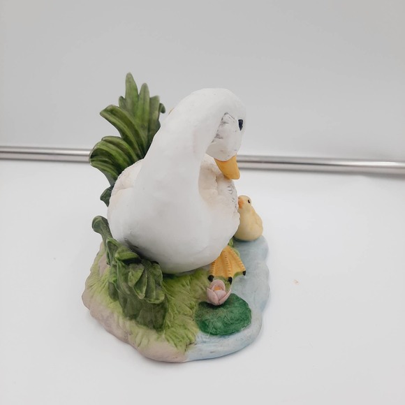 Vintage 1983 Enesco White Duck Mama & Baby Yellow Duckling Pond lily padFigurine - Picture 2 of 8